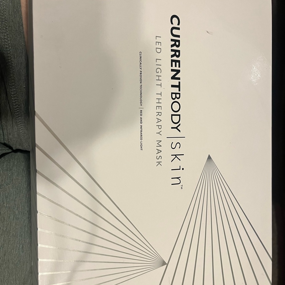 Skin LED Light Therapy Mask - White